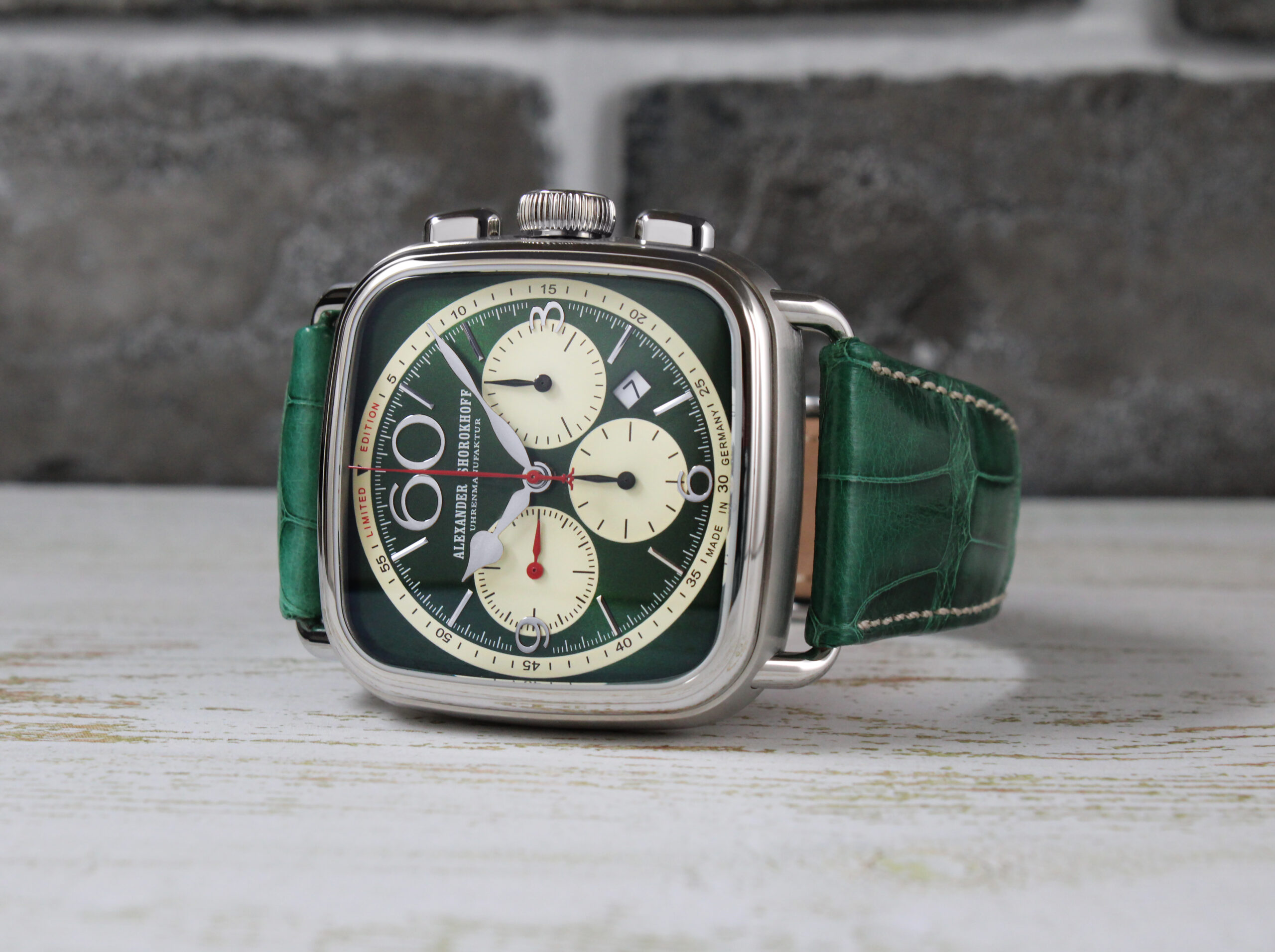 alexander-shorokhoff-square-round-chronograph-avantgarde image 3