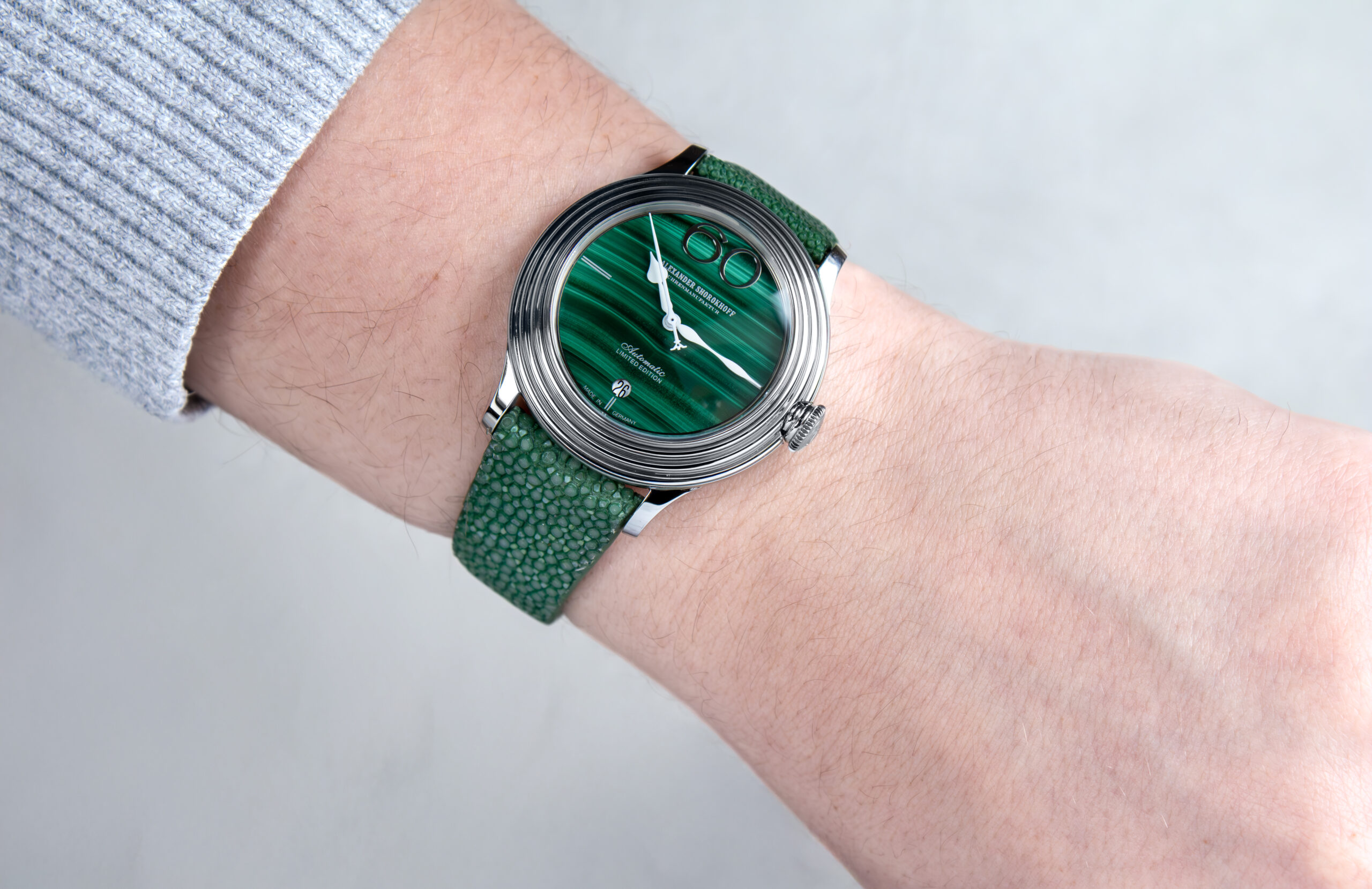 alexander-shorokhoff-frozy-green-automatikuhr image 3