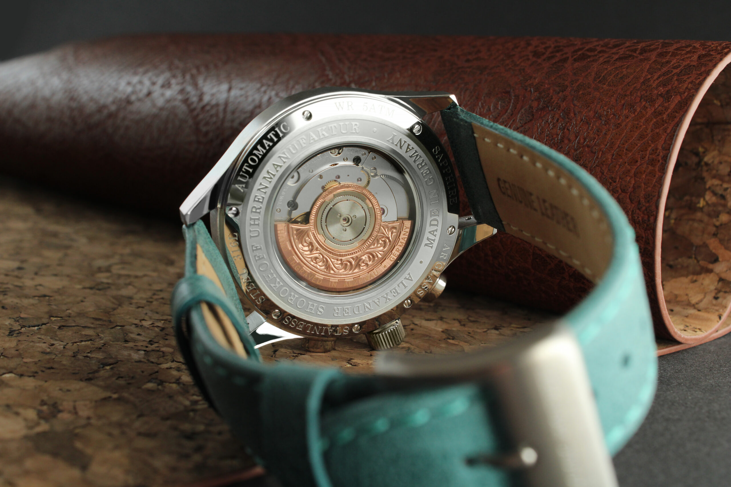 alexander-shorokhoff-big-date-mop-chronograph-big-date image 6