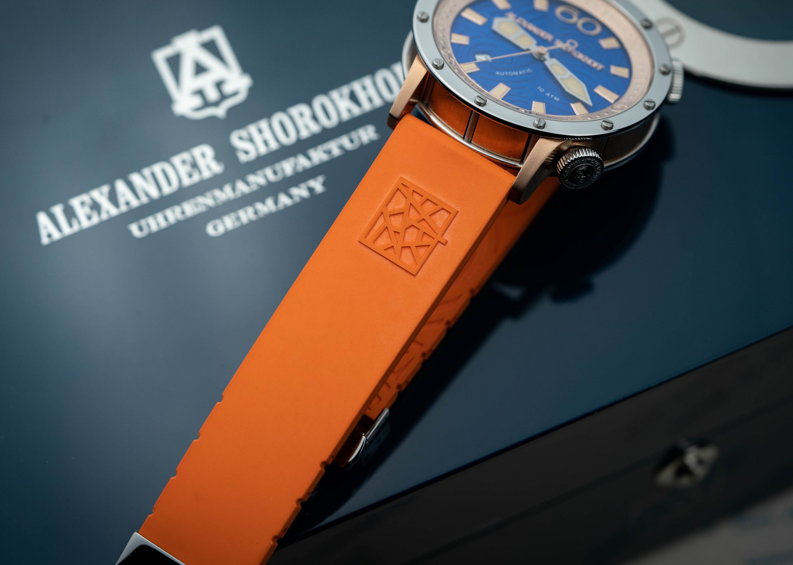 alexander-shorokhoff-kautschukband-orange-uhrenarmband image 2