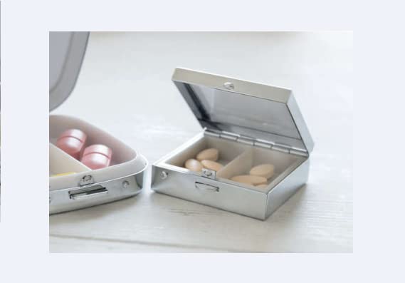 brillibrum-pillendose-quadratisch-personalisiert-verchromtes-pillenetui-mit-2-f- image 8