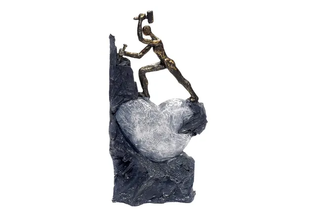 brillibrum-herz-skulptur-polystone-bronzefarben-37-cm-love image 1