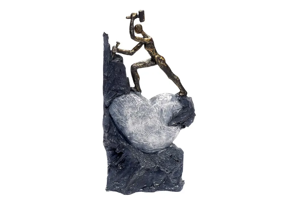 brillibrum-herz-skulptur-polystone-bronzefarben-37-cm-love image 1