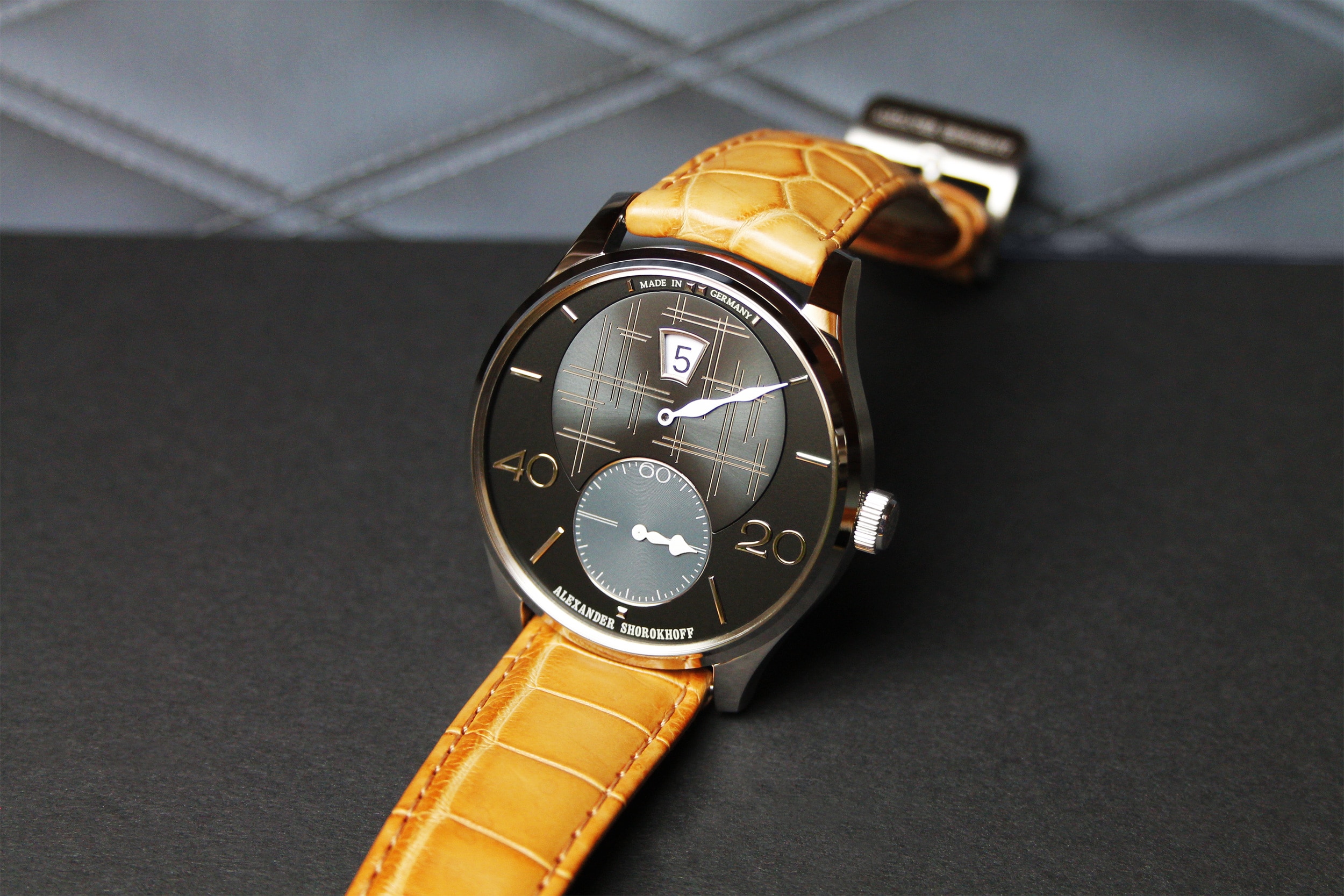 alexander-shorokhoff-crossing-avantgarde-uhr image 2