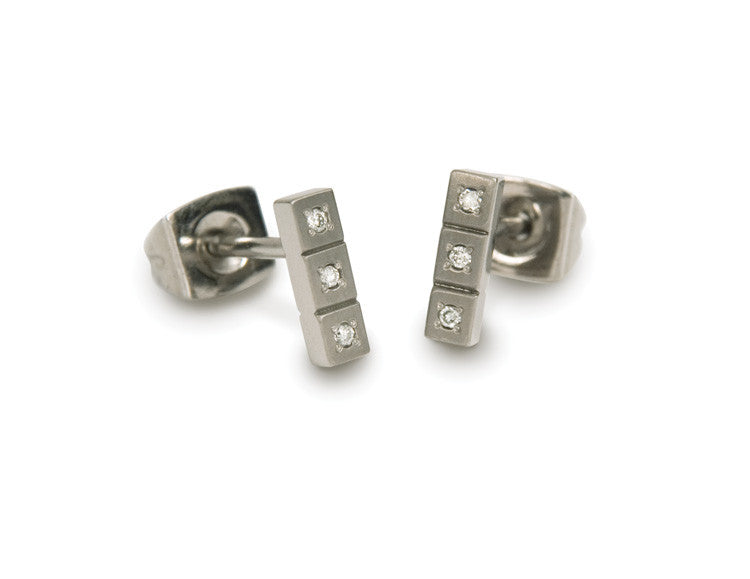 boccia-0548-02-titan-ohrstecker-geb-rstet-mit-3-diamanten image 2