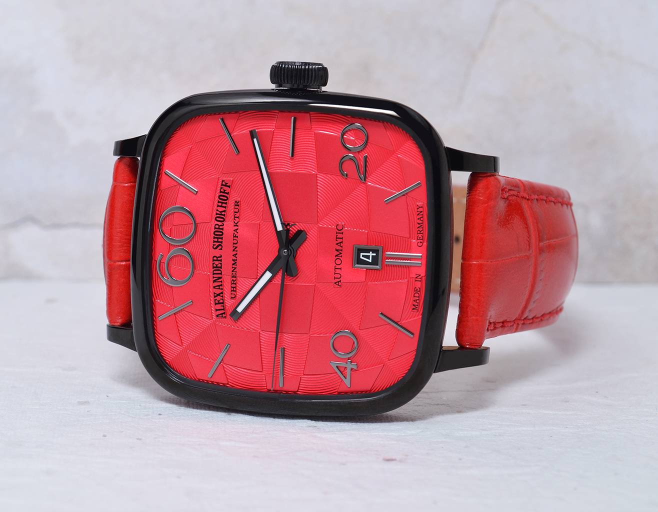 alexander-shorokhoff-kandy-guilloche-avantgarde-uhr image 3