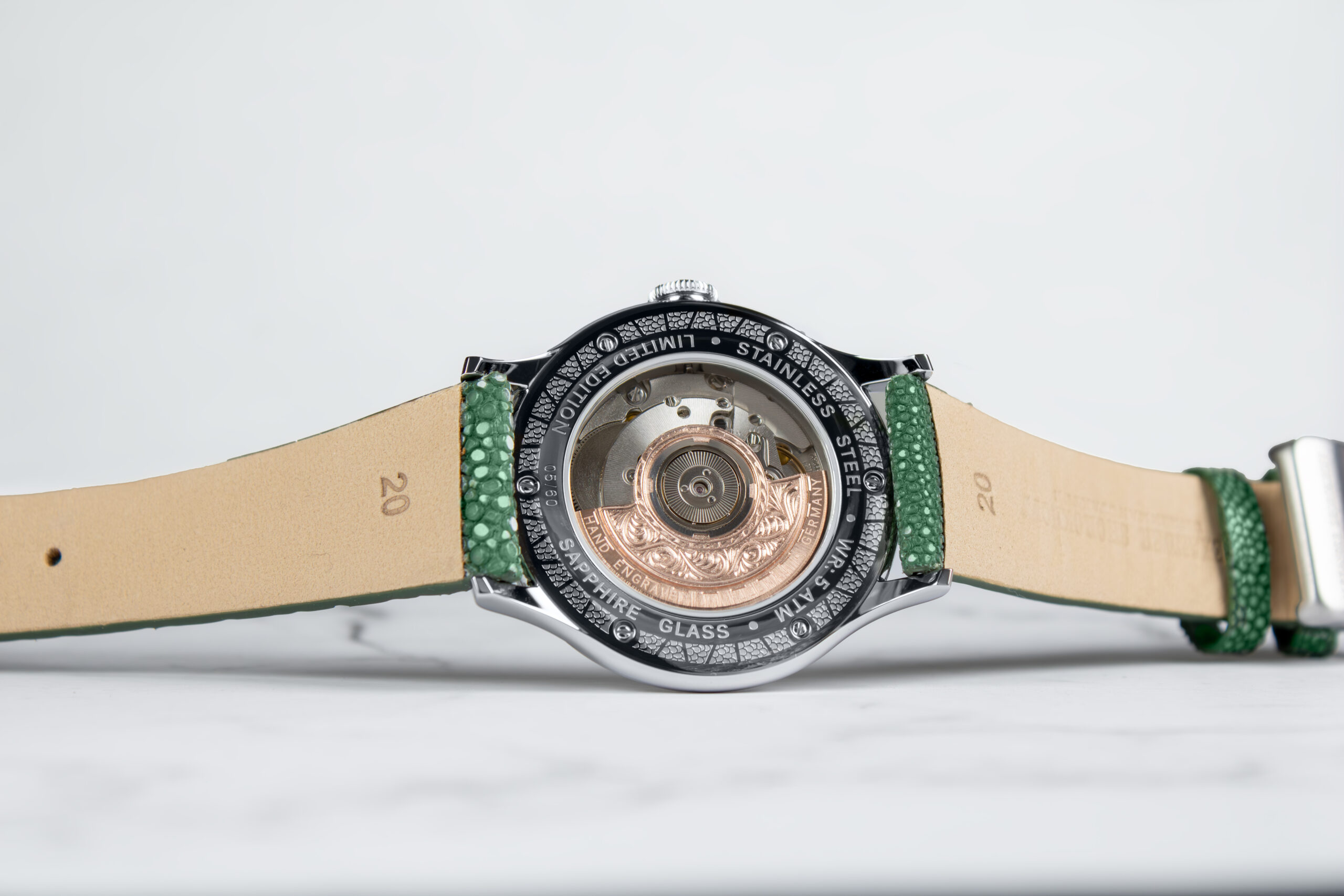 alexander-shorokhoff-frozy-green-automatikuhr image 4