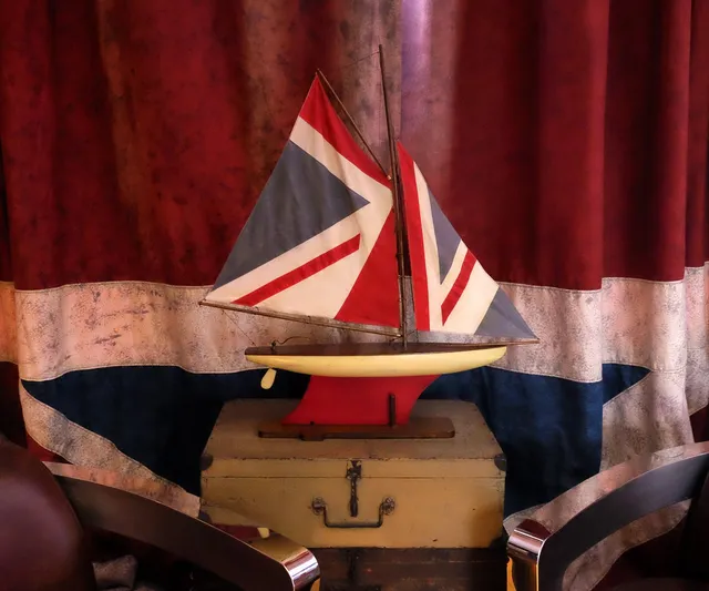 brillibrum-modellschiff-segelboot-holz-yacht-union-jack-vintage-look-klein-60-cm image 1