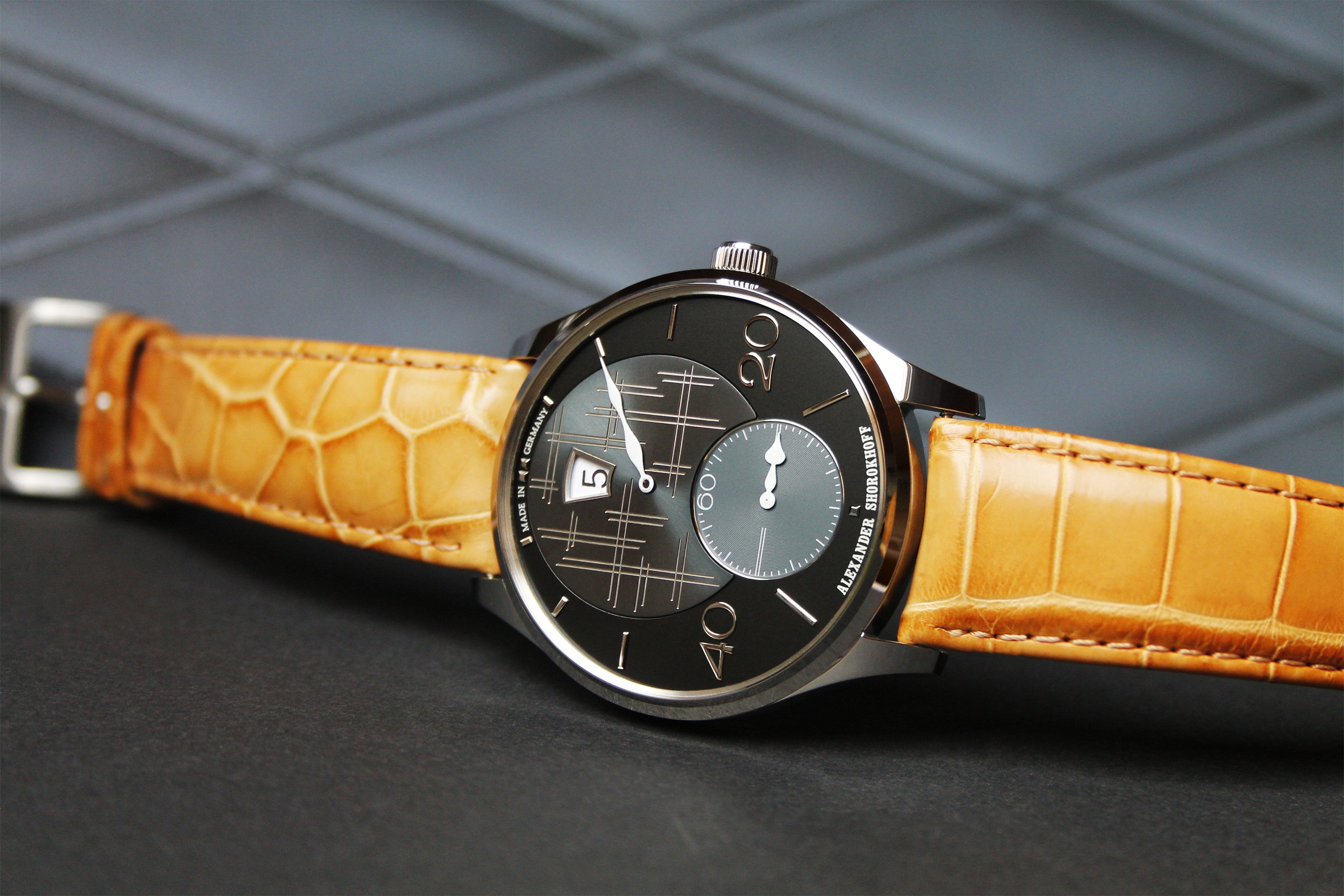 alexander-shorokhoff-crossing-avantgarde-uhr image 3
