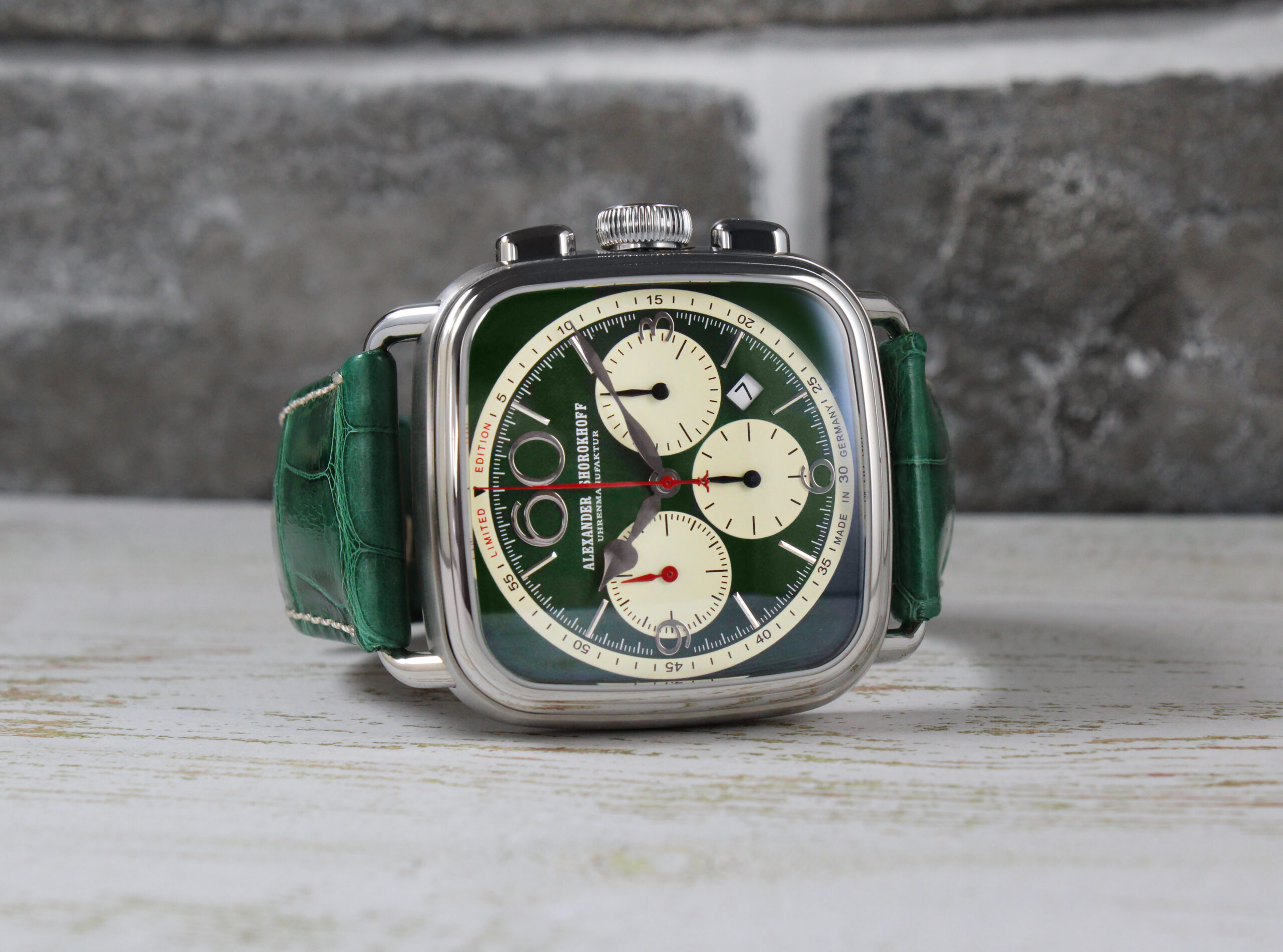 alexander-shorokhoff-square-round-chronograph-avantgarde image 4