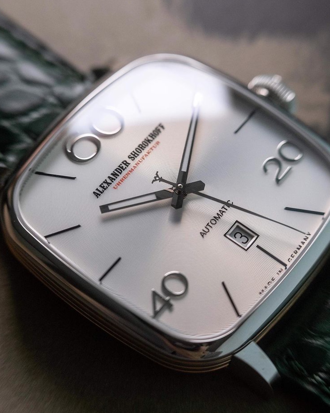 alexander-shorokhoff-kandy-classic-avantgarde-uhr-eckig image 4