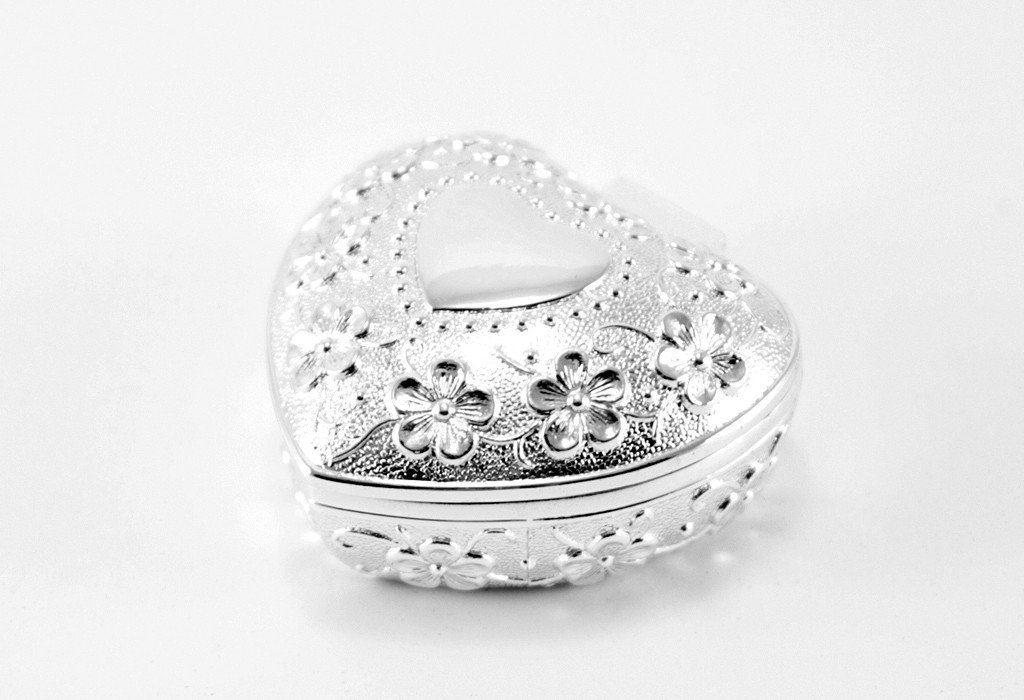 brillibrum-schmuckschatulle-herz-blumen-muster-versilbert-6-cm image 3