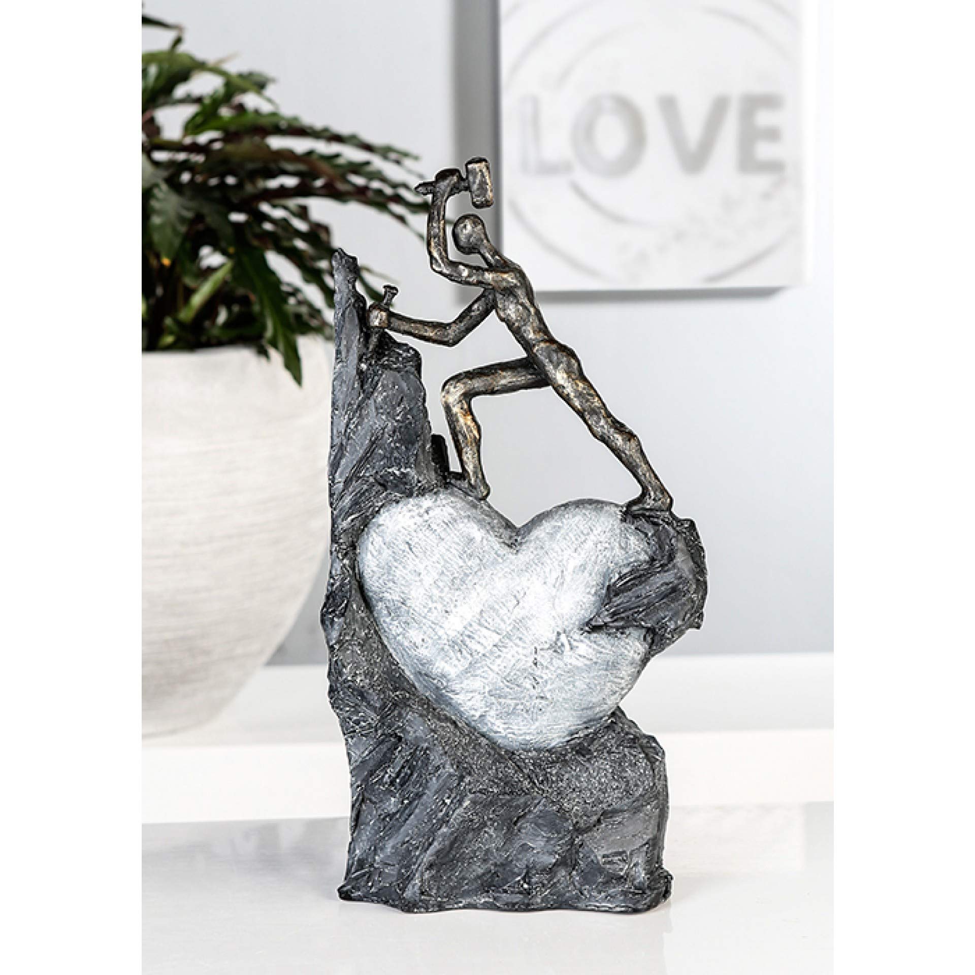 brillibrum-herz-skulptur-polystone-bronzefarben-37-cm-love image 3